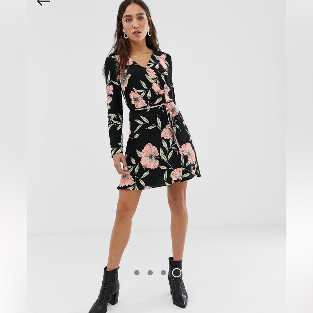 River Island tea dress in floral print BRAND NEW 14